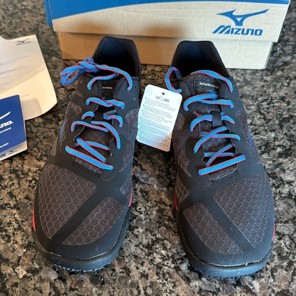 Mizuno wave evo ferus NIB 9.5 - Picture 3 of 9